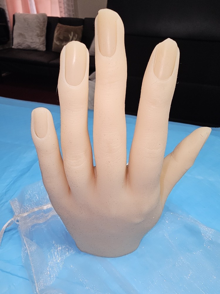Beige Plastic Practice Hand for Nail Art Training with 5 Tips