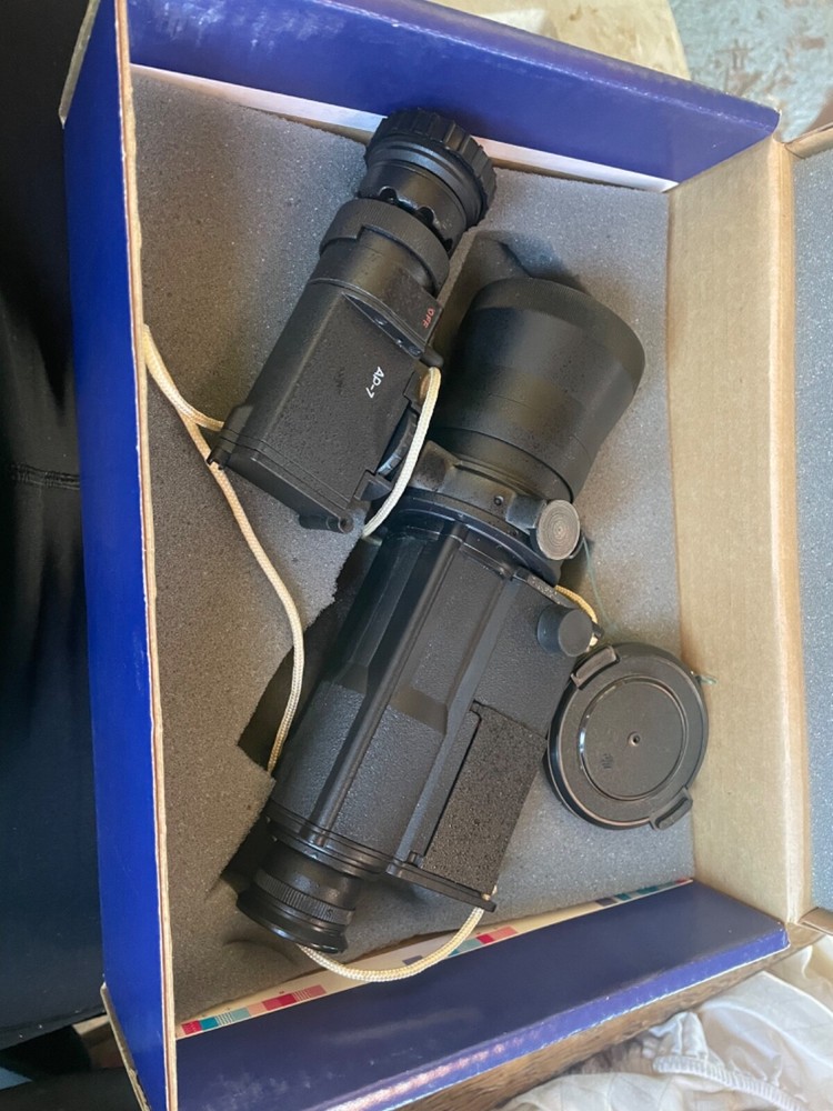 Moonlight Night Vision 1400 Select Tested/Works Includes Case And Manuals