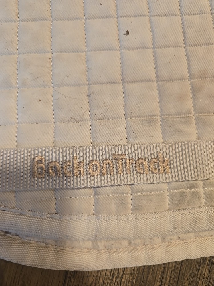 back on track saddle pad