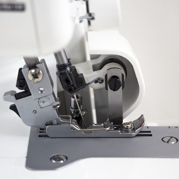 JUKI MO-623 MO 623 2/3 Thread Overlock Serger Sewing Machine