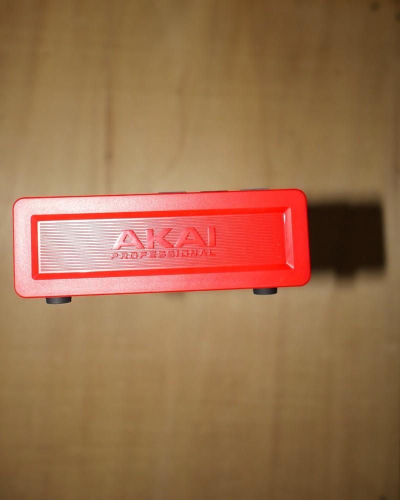 AKAI Professional LPK25 - USB MIDI Keyboard Controller with 25 Responsive Synth