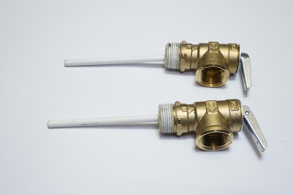 Lot of 2 Watts 100XL Series 3/4" Temperature & Pressure Relief Valve 4" Shank