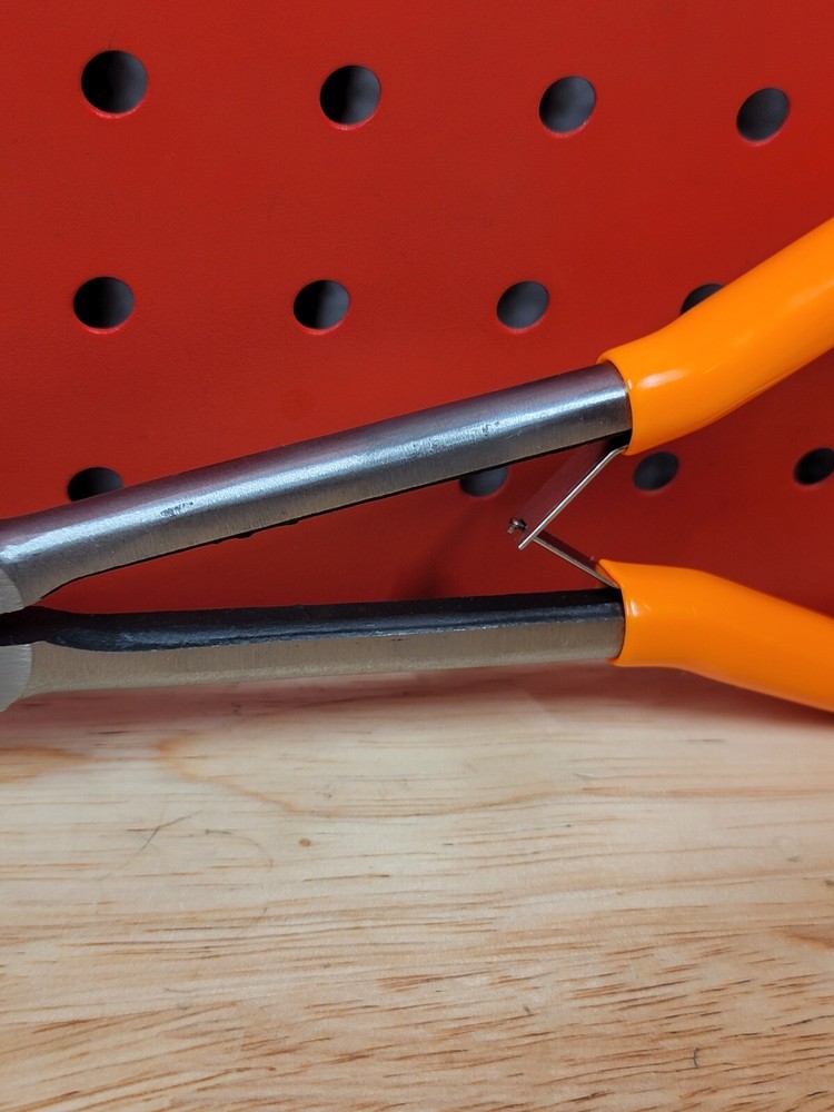 Mac Tools NICE P301731 11” Long Spring Loaded ORANGE Handle Needle Nose Pliers