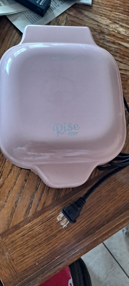 Rise Donut Bite Maker, Pink , Works Great