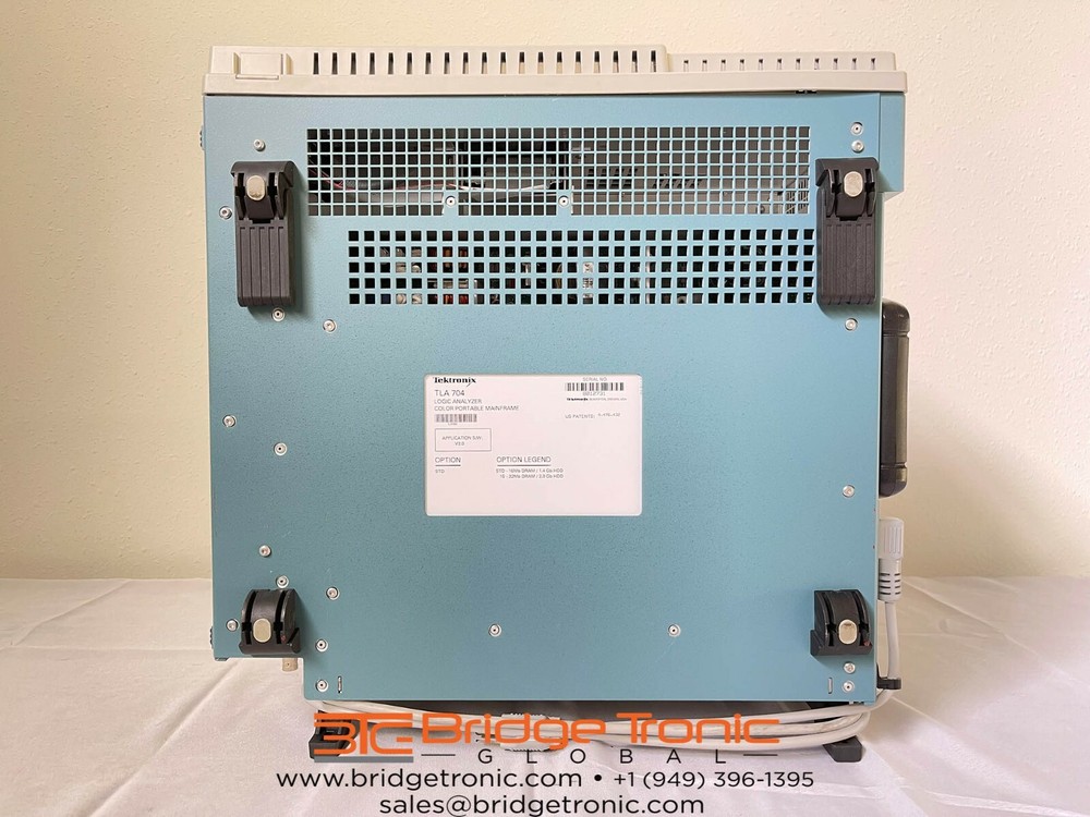 Tektronix TLA704 Logic Analyzer Color Portable Mainframe