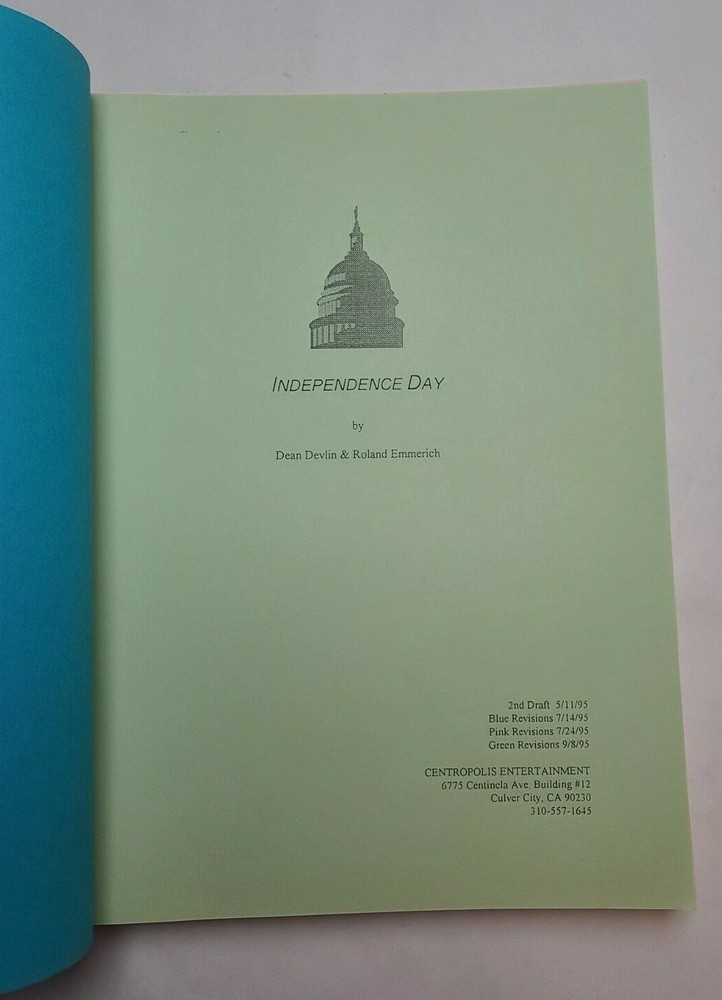 INDEPENDENCE DAY / Dean Devlin 1995 Screenplay, aliens coming to destroy Earth