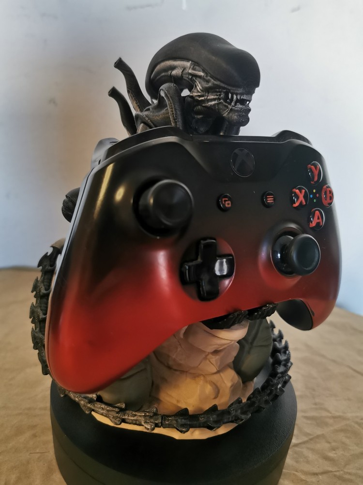 Alien 👽 Controller Holder ( 3d Printed)