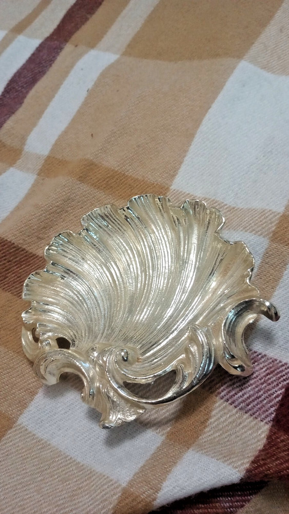 Art Deco Style Metal Footed Clamshell