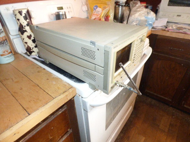 Anritsu MS2601B 9kHz-2.2GHz spectrum analyzer