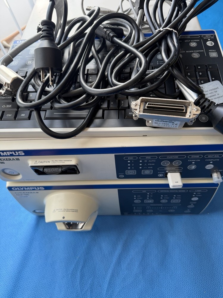 Olympus CV-190 Video Processor & CLV-190 Light Source with MAJ-1921 Keyboard