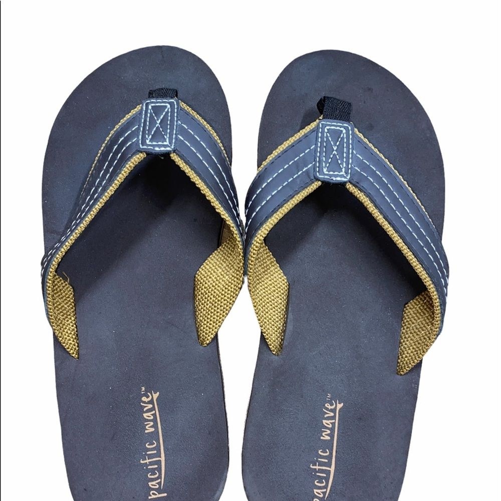 Pacific Wave mens flip flops size 10/11