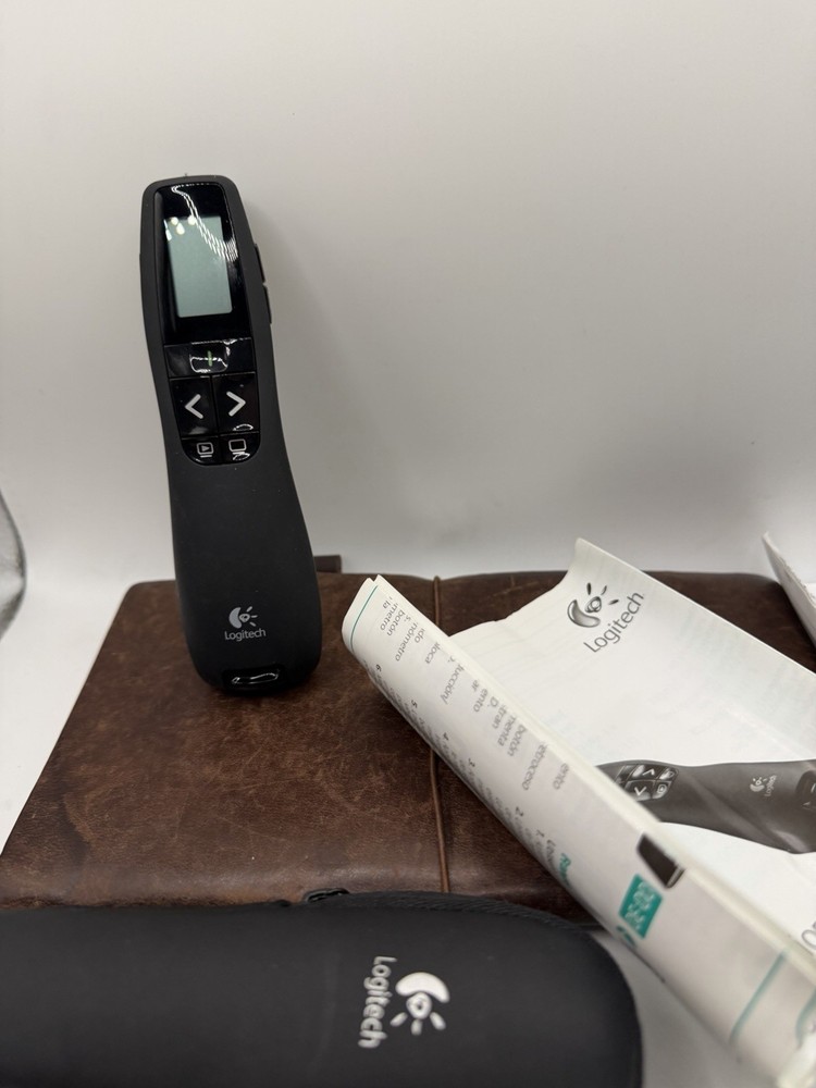 Logitech R800 Professional Presenter Green Laser Pointer with Case And USB