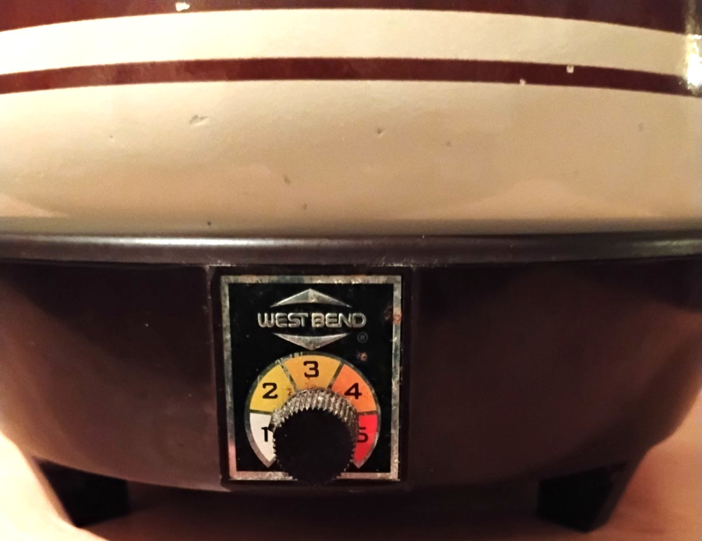 Vintage West Bend 4 Quart Automatic Slow Cooker
