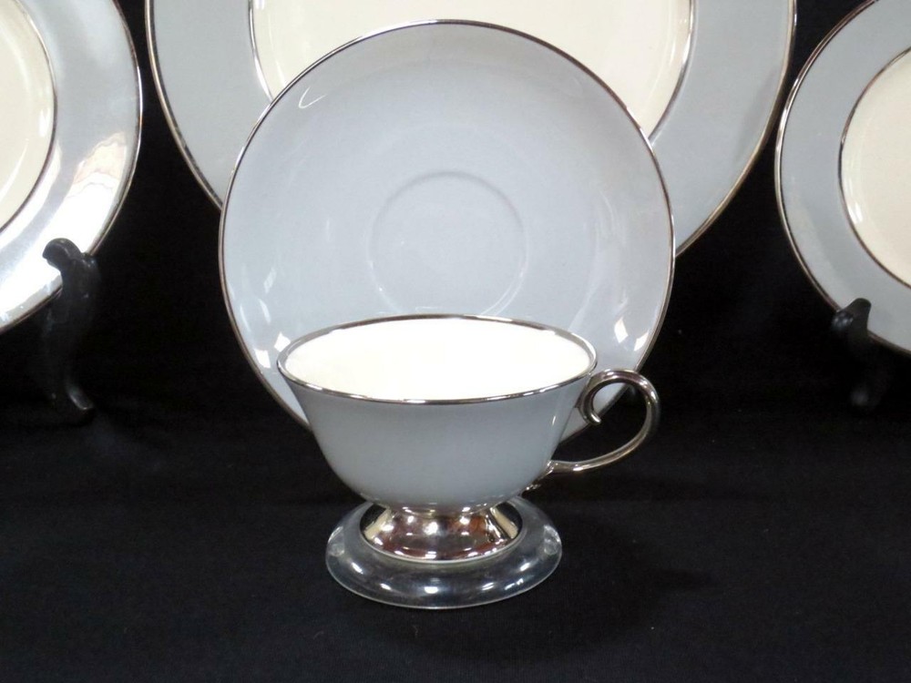 Flintridge Brookmere Light Blue Fine Dinnerware China 5 Pc Place Setting