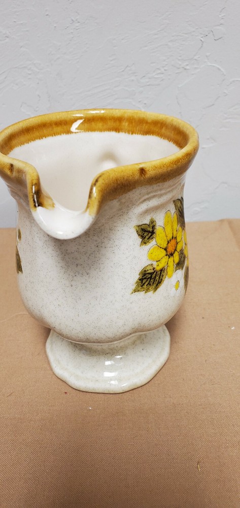 Mikasa EB802 Sunny Side Creamer