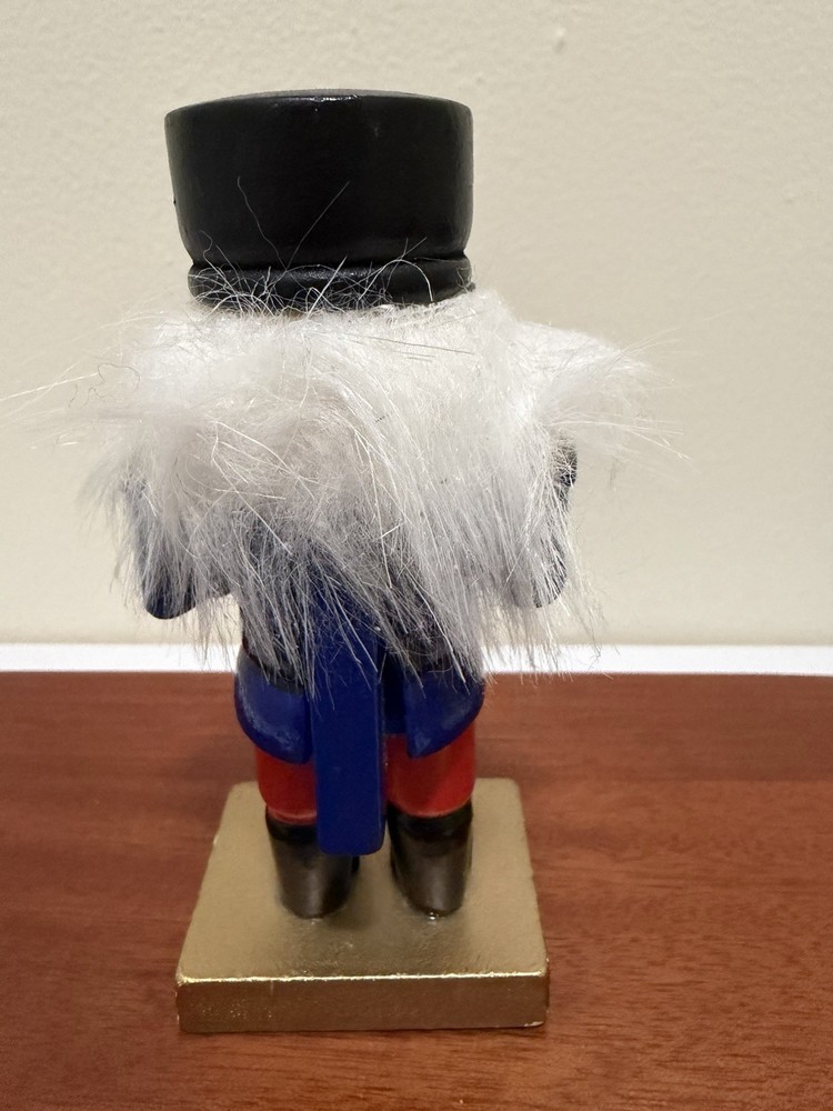 Modern Nutcracker Figurines Lot Of 6￼￼