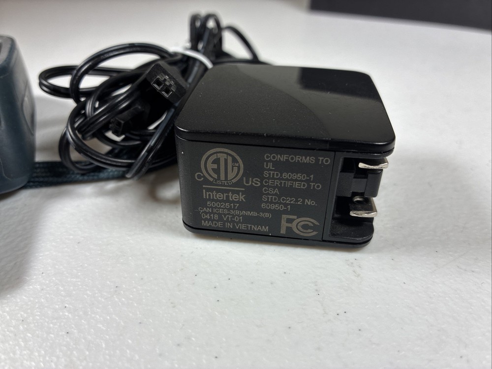 PetSafe RFA573 remote W/ charger Only, Powers On, Not Fully Tested