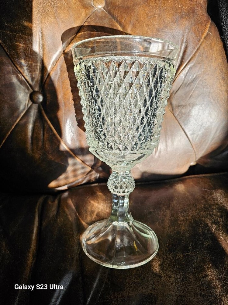 GLASS VASE 11" X 5.5"
