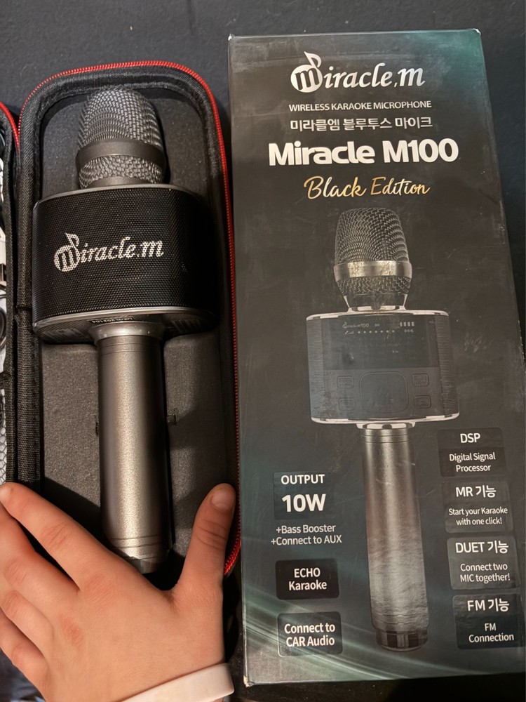 Doors Miracle M100 Black Edition Wireless Dynamic Karaoke Microphone