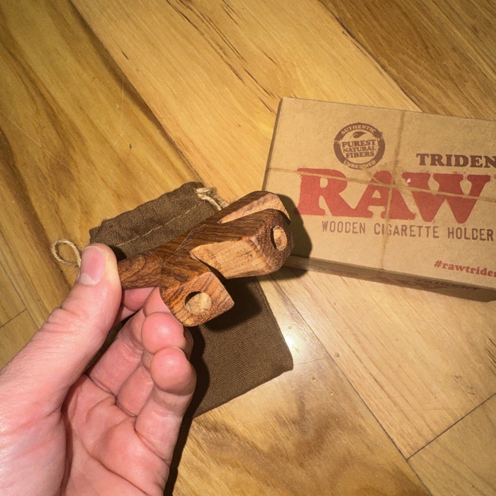 RAW Trident Wooden Cigarette Holder
