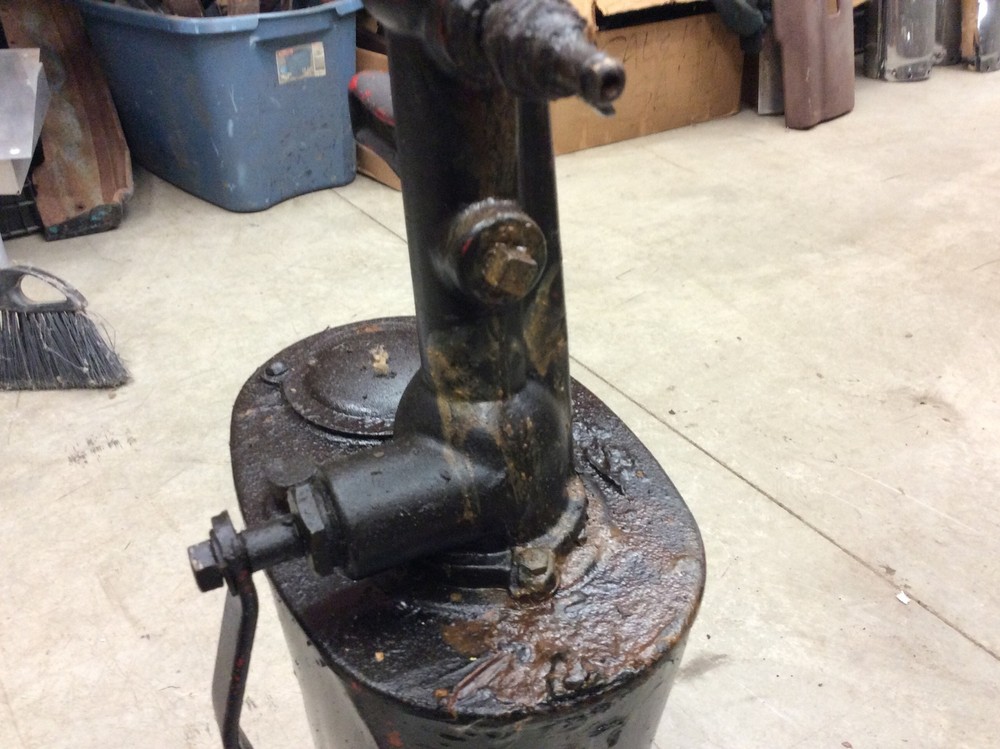 Vintage Shell Volume Grease Pump.