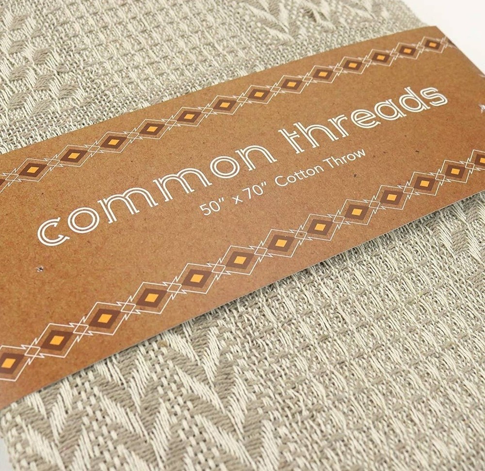 Common Threads Trow Blanckets