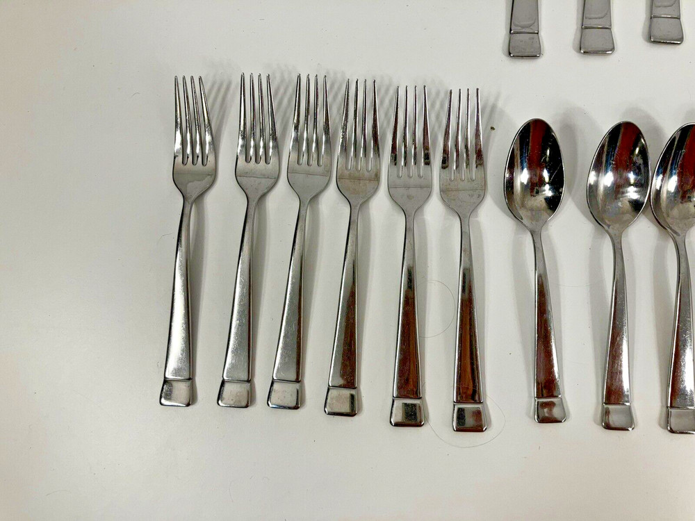 Lot 34 Pieces Oneida Legend Stainless Flatware