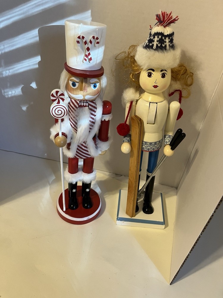 2 Nutcrackers Skier & Starburst Mints