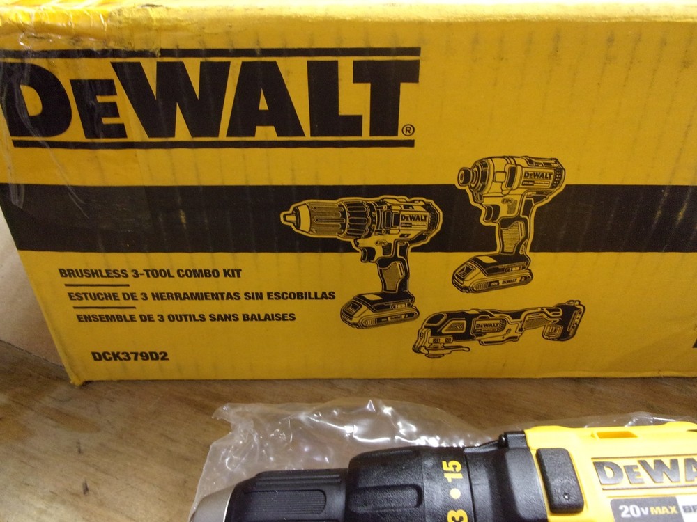 DEWALT 20V 3 TOOL SET-1/2 DRILL, 1/4" IMPACT DRVR, OSC. MULTI TOOL # DCK379D2 ..