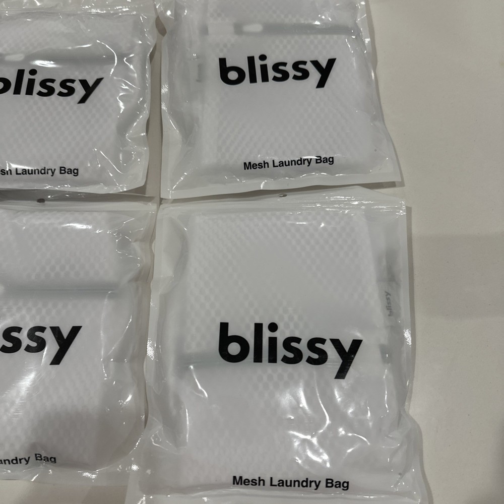 BLISSY White Mesh Laundry Bags x2: Rectangular & Cylindrical. NEW.