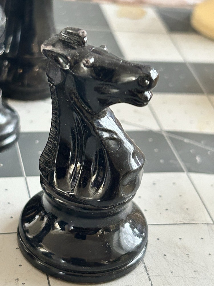 Vintage Gallant Knight Plastic Chess Set