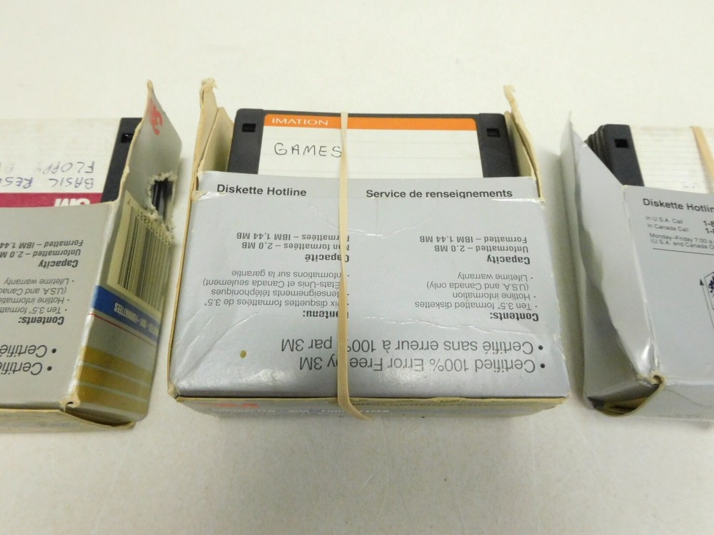 Lot of 29 Floppy Discs 3.5" Unsorted Untested. Software