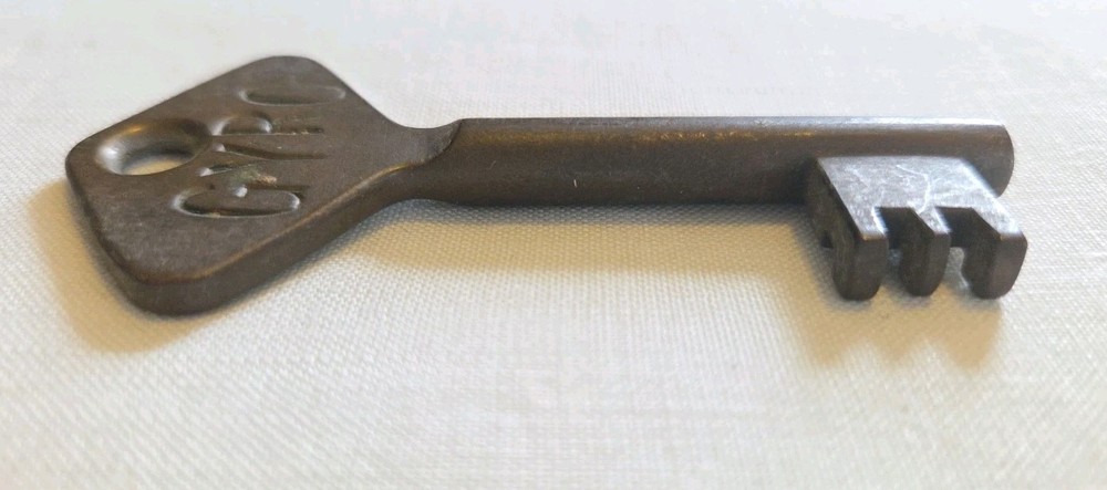 Solid Brass Skeleton Key Thick Barrel Marked GYRO Diamond Head Security Cabinet