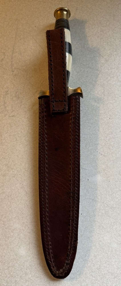 Unmarked Dagger With Leather Sheath