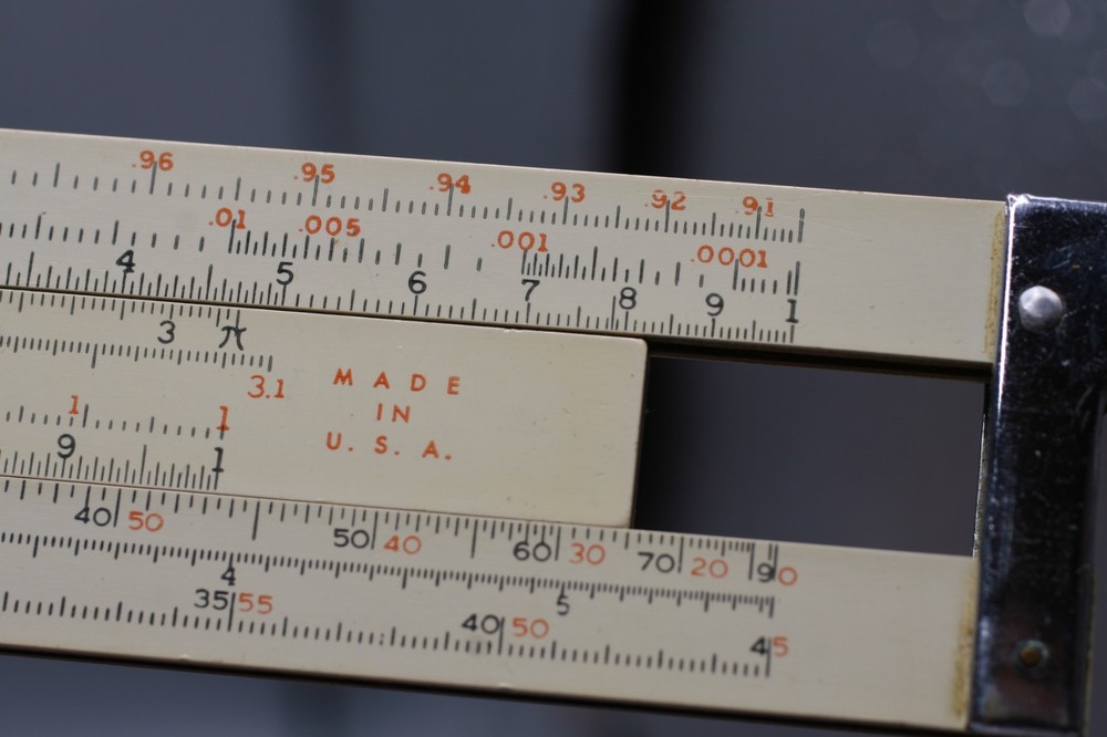 COMPASS No. SR-909 Slide Rule with Case B1