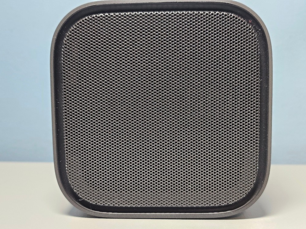 Apeman M7 Projector - 1080p -DLP Technology - Bluetooth - .8-2.6m Projection