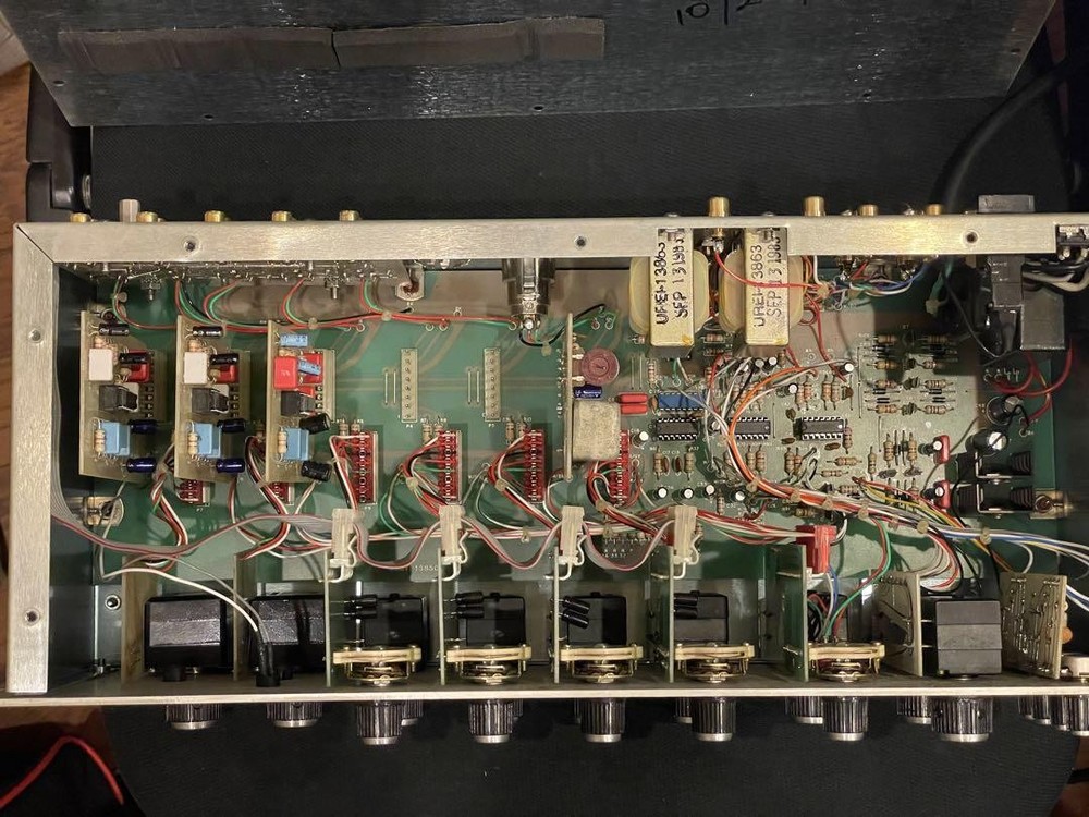 Urei model 1620 music mixer Silver panel