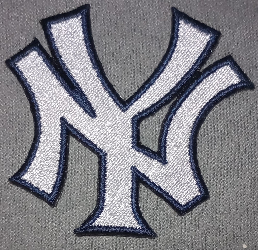 NEW YORK YANKEES IRON ON PATCH / WHITE & BLACK