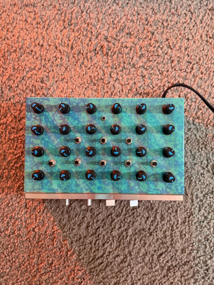 Tachyons+ Psychenizer Analog Video Glitch Editor. Great condition. Blue/green