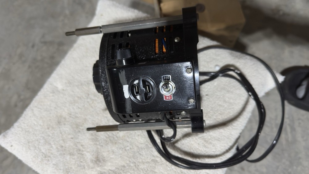 Microns Variable Auto Transformer Cat#273-043