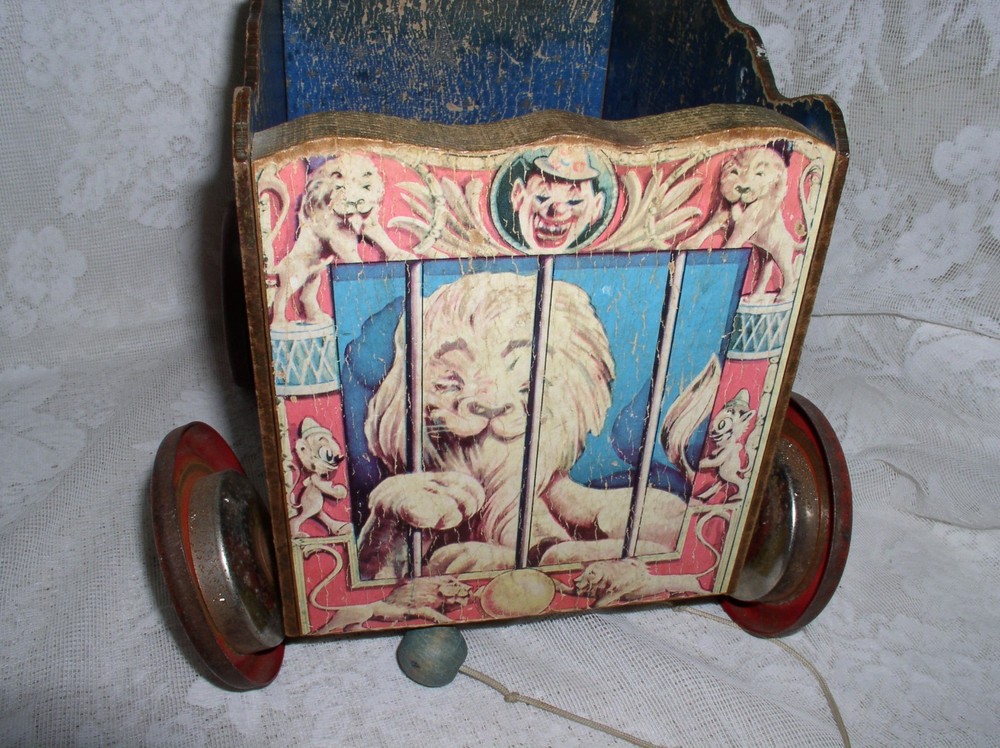 Vintage Gong Bell Mfg Circus Train Pull Car