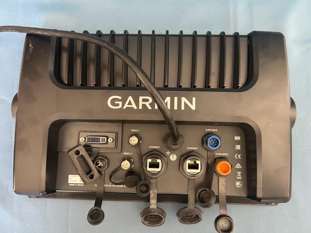 Garmin GPSMAP 7612XSV 12" plotter
