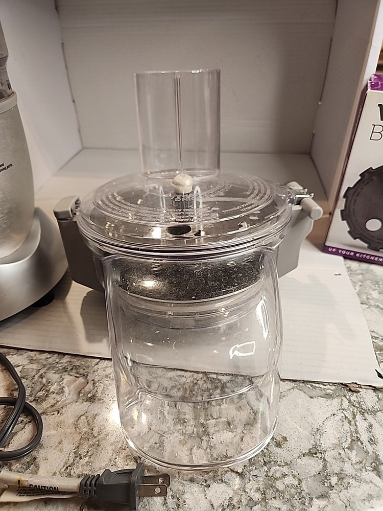Magic Bullet Veggie Bullet VB-102 Electronic Food Processor Needs Pushers