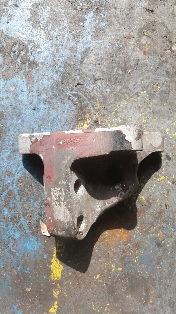 MACK VOLVO D13 ENGINE MOUNTS (Left side) 20908865