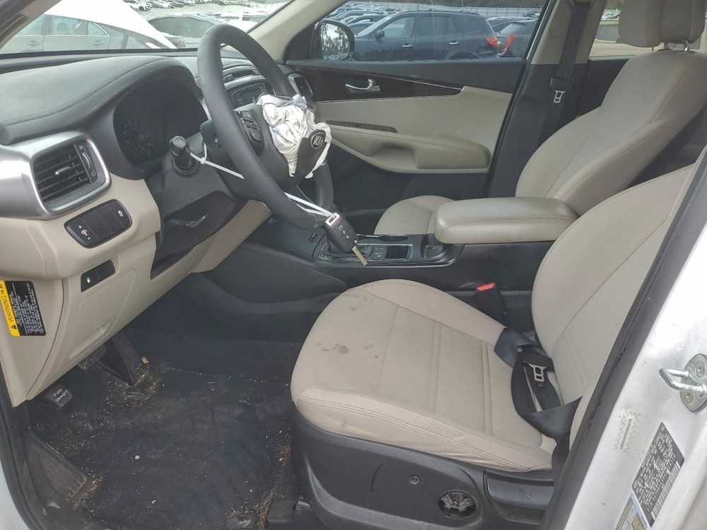 SORENTO 2016 Glove Box 5007179