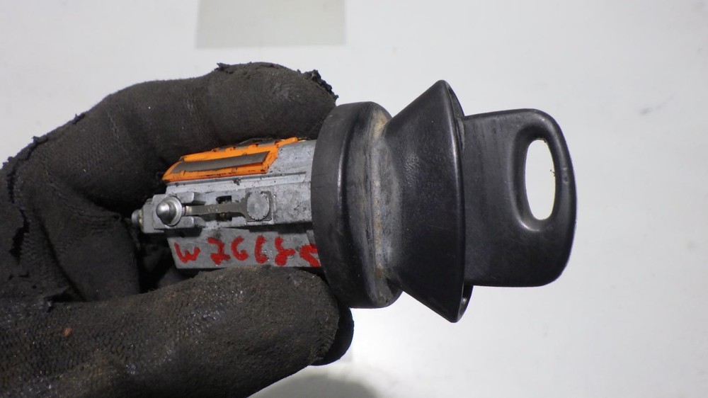 01 FORD F150 PICKUP Ignition W/Key