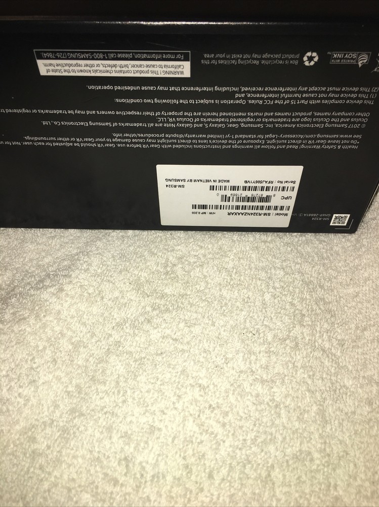 Samsung Gear VR Powered Oculus VR Headset w/Controller SM-R324