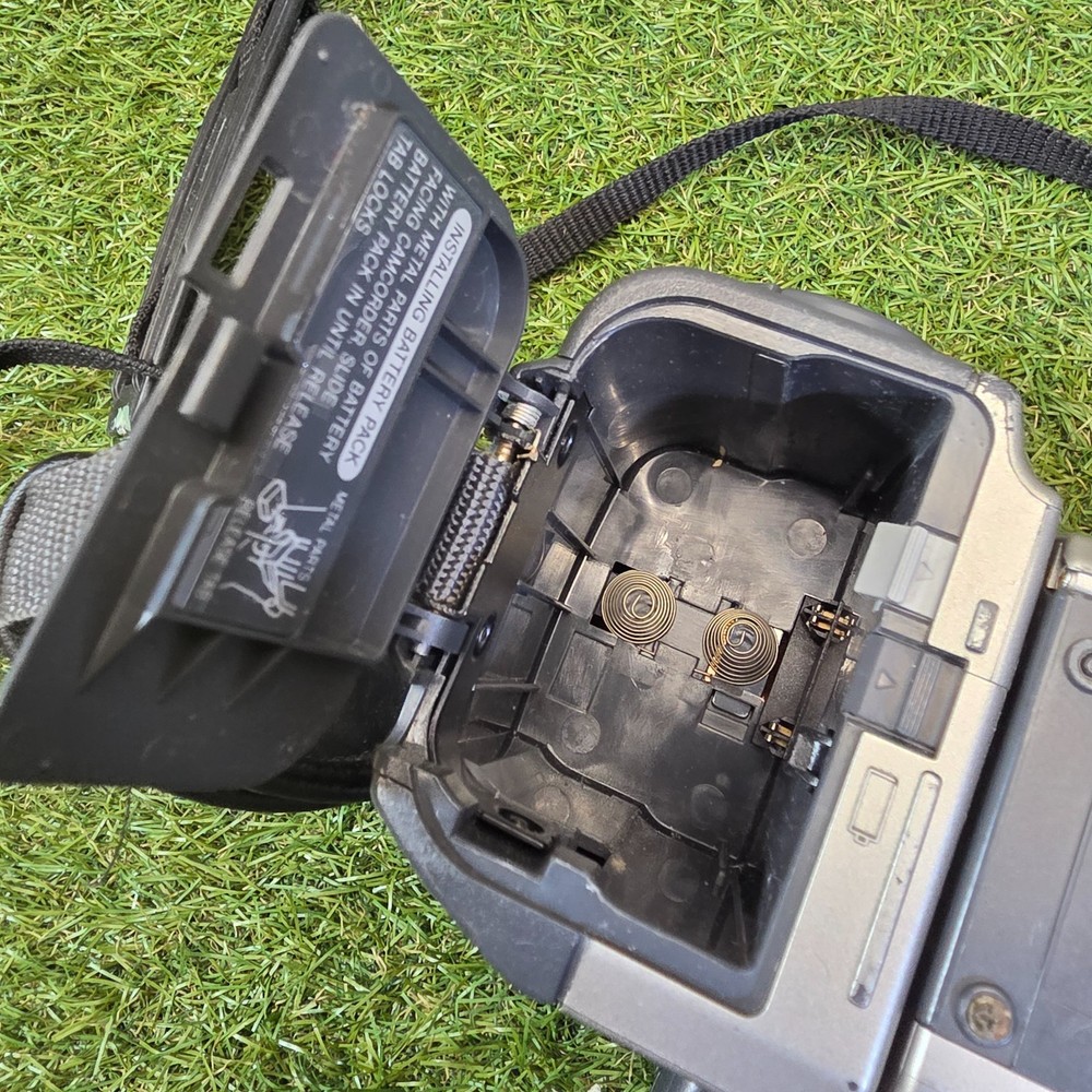 Sharp Viewcam VL-E760 Video 8 Camcorder - Does Not Turn On