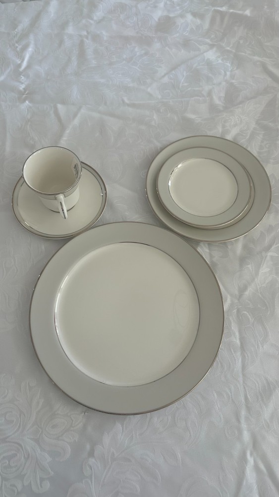 RICKARD CHINA SOLSTICE 5 PIECE SET