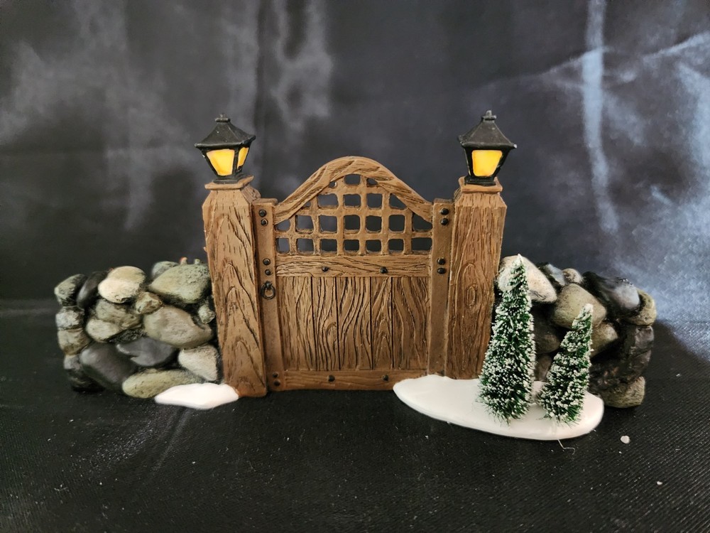 Dept 56 "Fieldstone Entry Gate" #52718